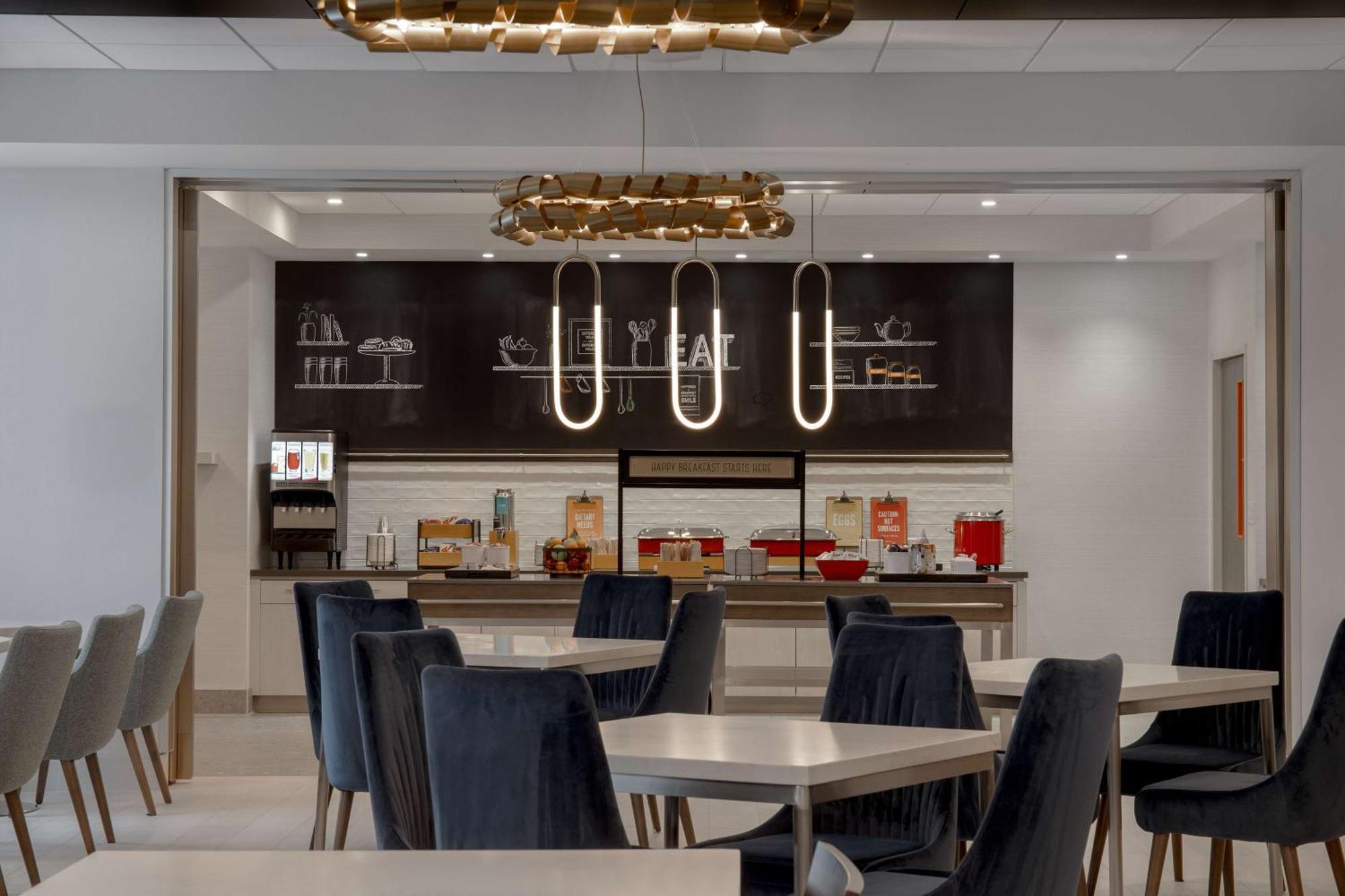 Hampton Inn By Hilton Winnipeg Downtown Buitenkant foto